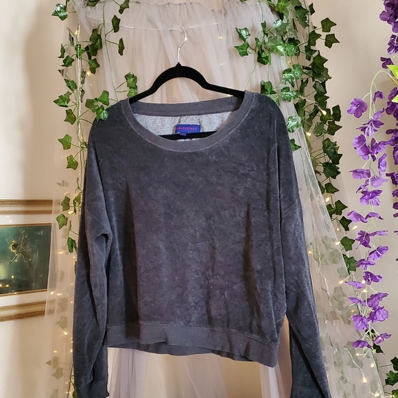 Aeropostale Womans GreyVelour Sweatshirt size L - Picture 1 of 4